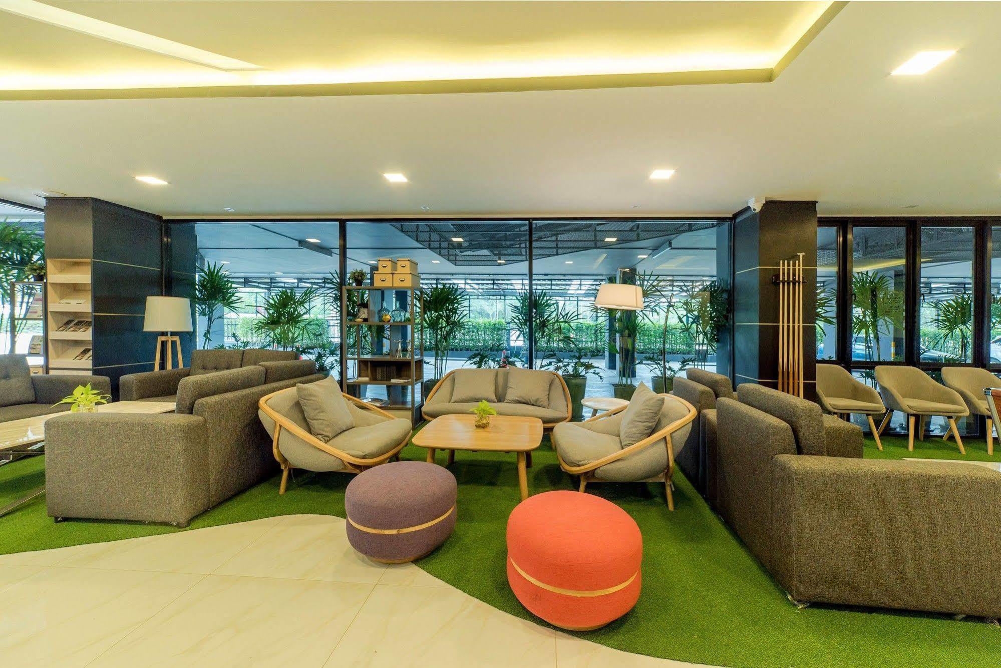 Pause And Play Hotel Chiang Mai Exterior photo